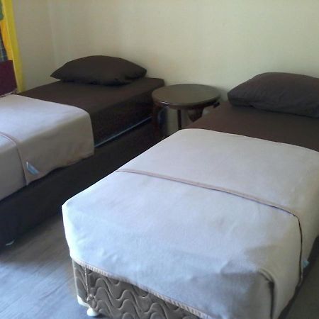 Hotel Cemerlang باتورادن الغرفة الصورة