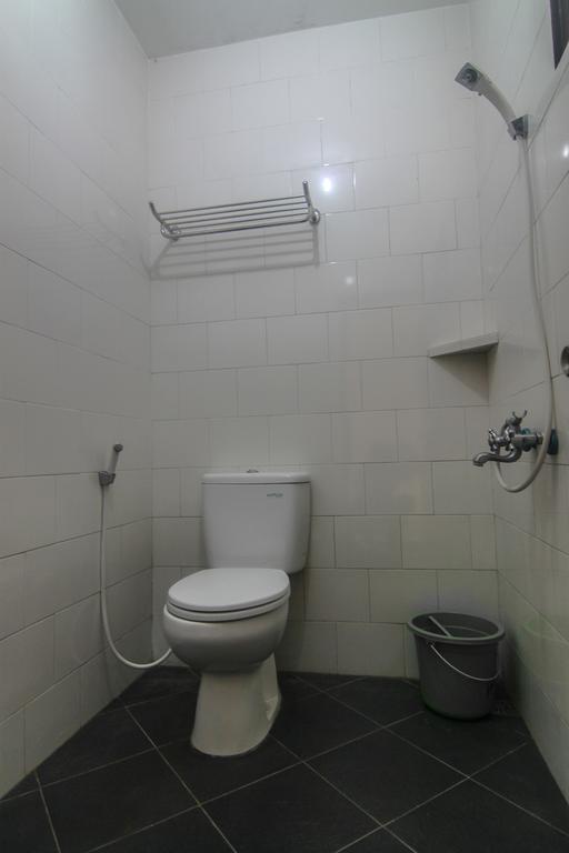 Hotel Cemerlang باتورادن الغرفة الصورة