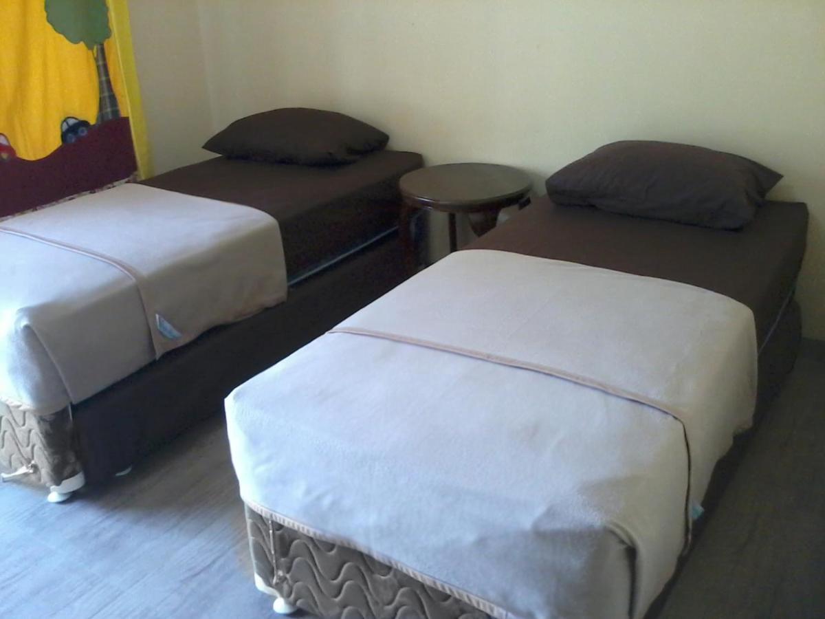 Hotel Cemerlang باتورادن الغرفة الصورة
